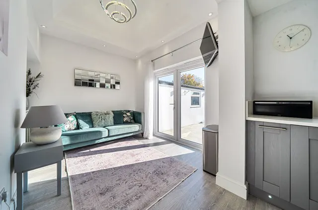 Frensham Road, London, SE9, photo 2