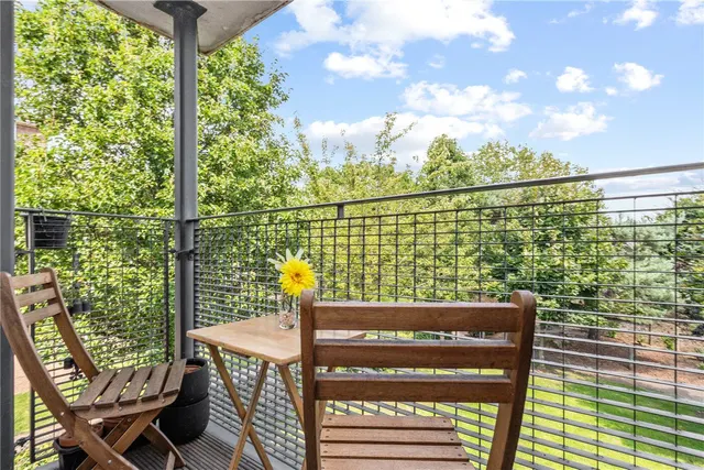 Whitelands Crescent, London, SW18, photo 2