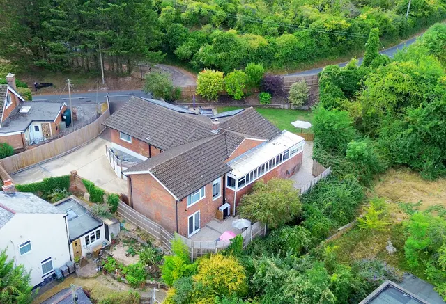 4 bedroom house, Sewell Lane, Chalk Hill, LU6