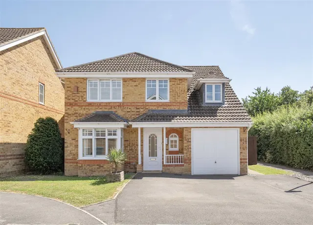 Castell Close, Hilperton, BA14, photo 1