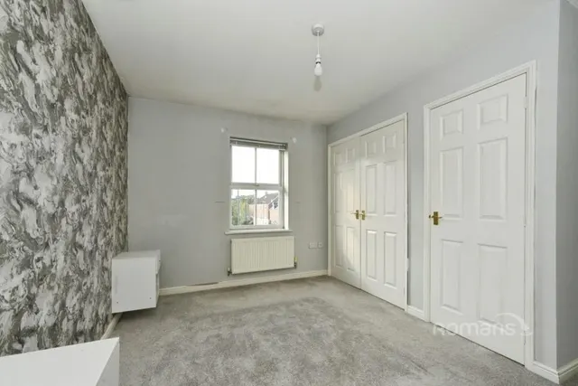 Pioneer Road, Swindon, SN25, photo 3