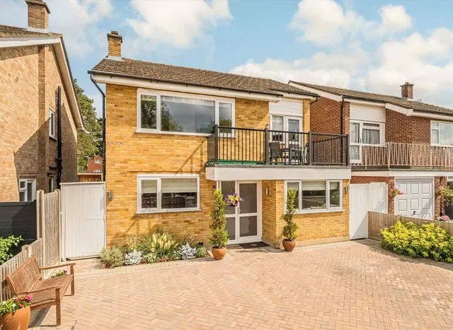 Mandeville Drive, Surbiton, KT6, photo 1