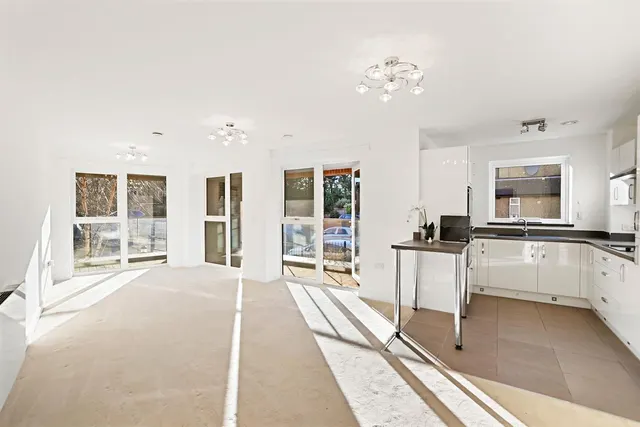 Beulah Hill, Upper Norwood, SE19, photo 1