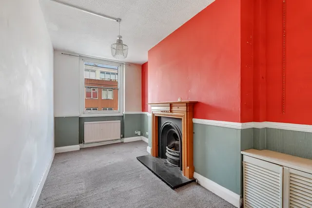 Photo 3 — Flat C, 19 Millman Street, London, WC1N 3EP