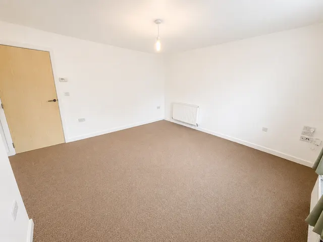 Photo 2 — Ryder Close, MK40 4GN