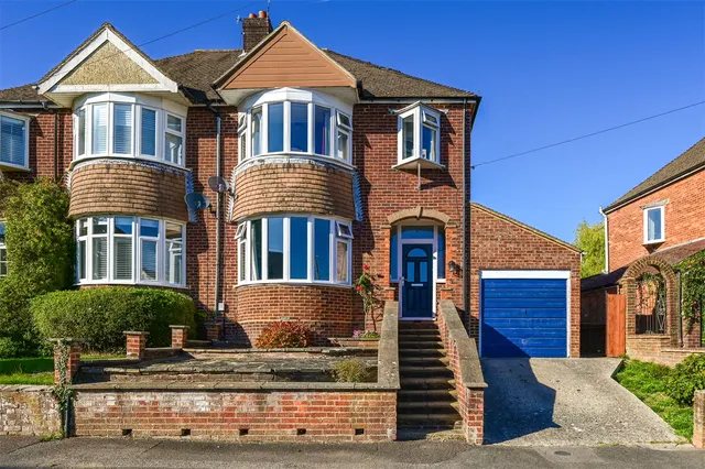 Evelyn Avenue, Aldershot, Hampshire, GU11 3QB, photo 1