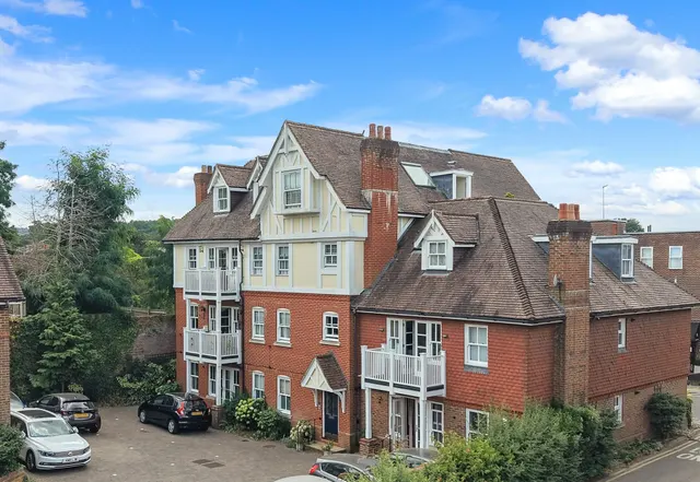 Chartwood Place, Dorking, RH4, photo 1