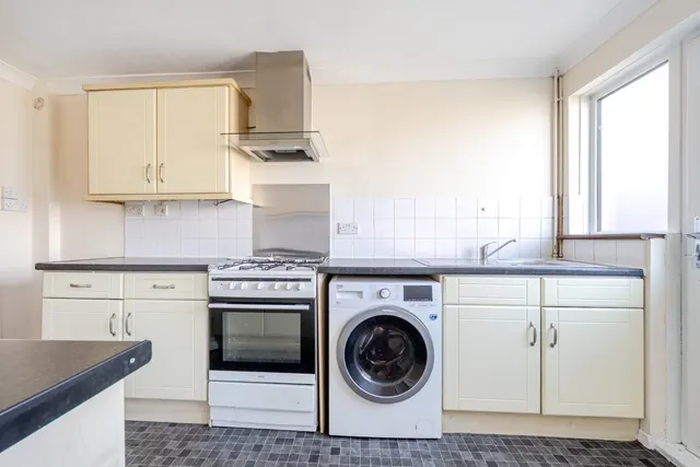 Lockerley Road, Havant, PO9, photo 2