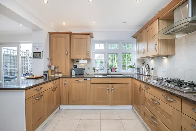 St. Giles Avenue, Ickenham Fees Apply, UB10, photo 2