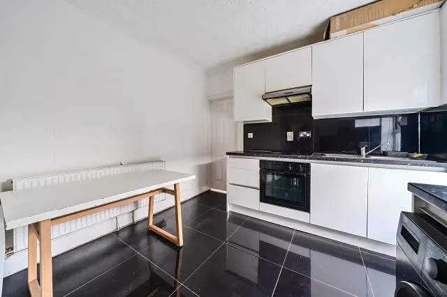Alpha Street South, Slough, SL1, photo 2
