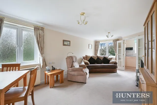 Photo 3 — Kingston Road, Epsom