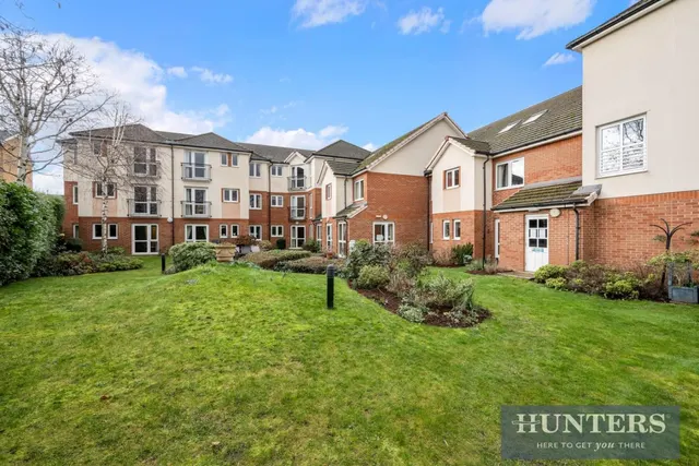 Kingston Road, Epsom, photo 1