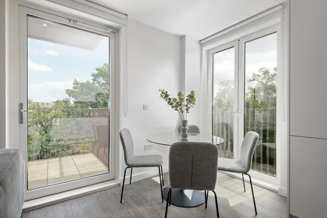 Busby House, Ridgeway Views, NW7, photo 3