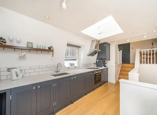 Photo 2 — Rookstone Road, Tooting, SW17