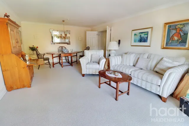 Ray Park Road, Maidenhead, SL6, photo 3
