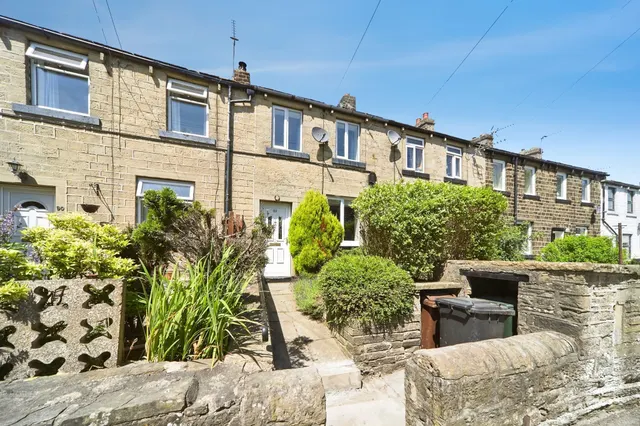 Photo 2 — Bogthorn, Oakworth, Keighley