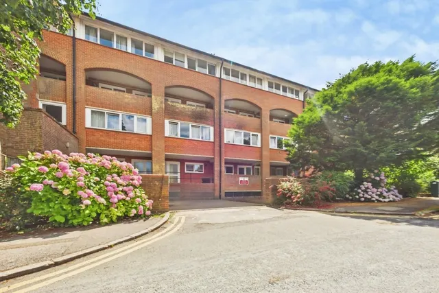 Grimston Gardens, Folkestone, photo 1