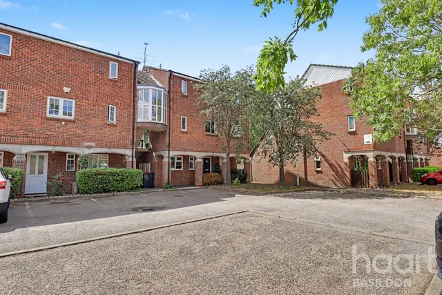 Eynsham Way, Basildon, SS13, photo 1