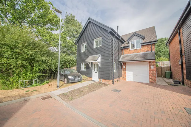 Mead Lane, Horton Heath, Eastleigh, SO50 7HS, photo 1