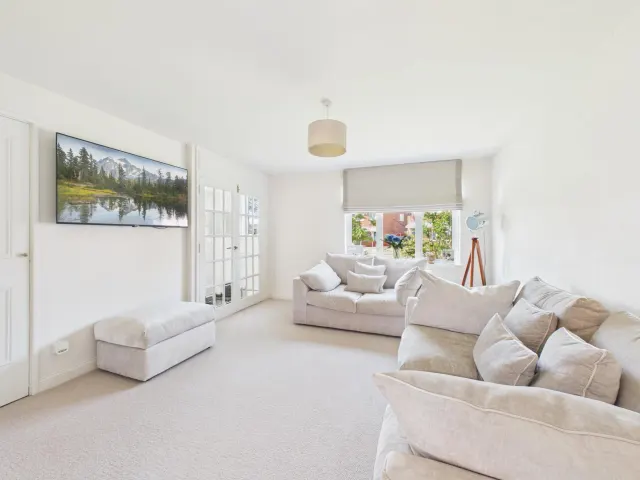 Wareham Drive, Crewe, photo 3