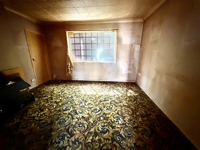 Photo 2 — Tinderley Grove, Almondbury, Huddersfield