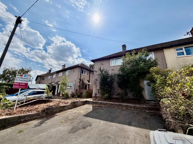 Tinderley Grove, Almondbury, Huddersfield, photo 1