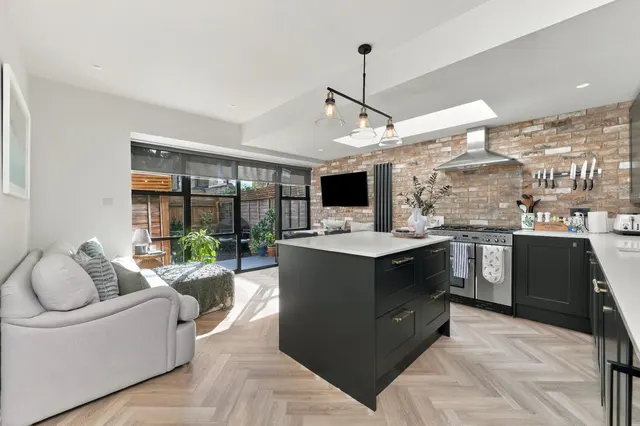 Penwith Road, Earlsfield, SW18, photo 1