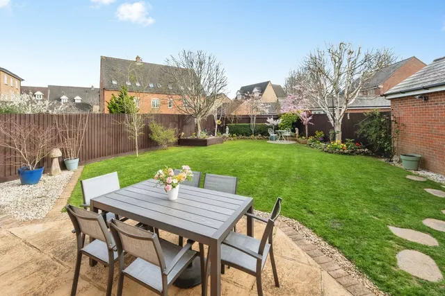 Photo 2 — Ellison Drive, Banbury, Oxfordshire, OX17