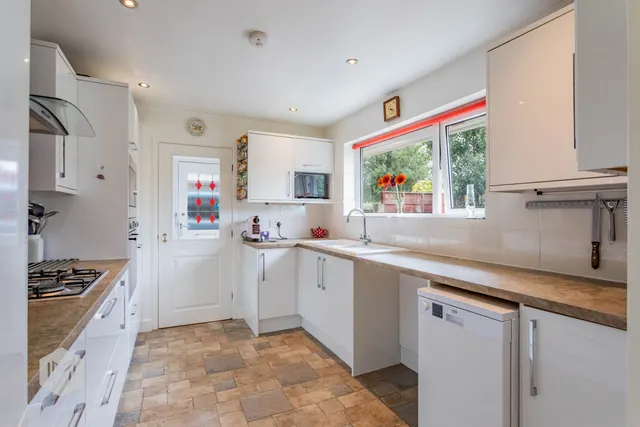 Photo 2 — Montcliffe Close, Birchwood, Warrington, WA3 7LX