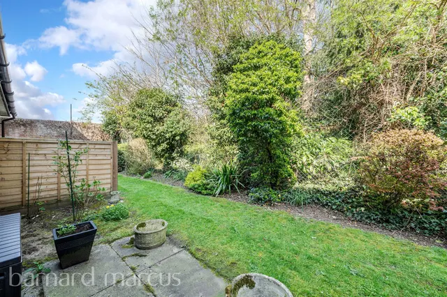 The Grove, Epsom, KT17, photo 2