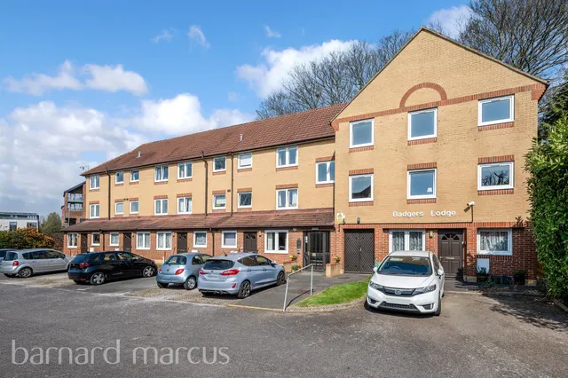 The Grove, Epsom, KT17, photo 1