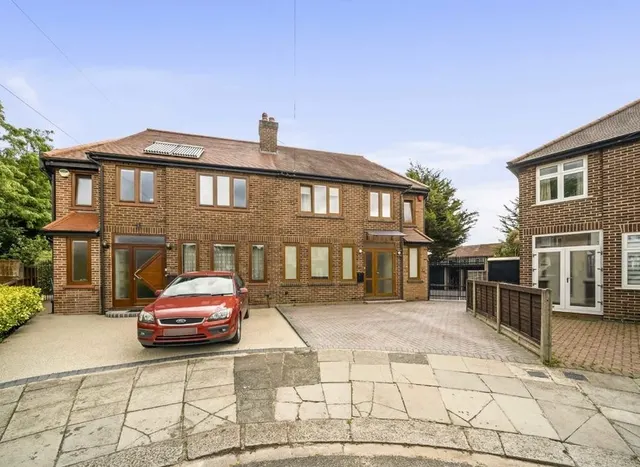 Woodhouse Close, Ealing, UB6, photo 1