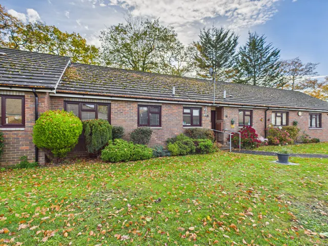 Wakeford Court, Pamber Heath, RG26, photo 1