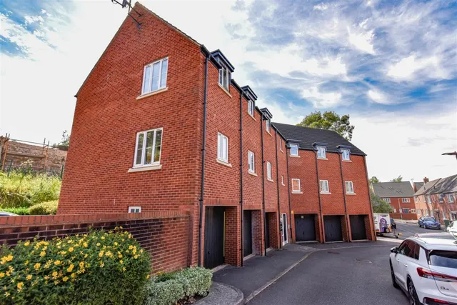 Phelps Mill Close, Dursley, GL11, photo 1