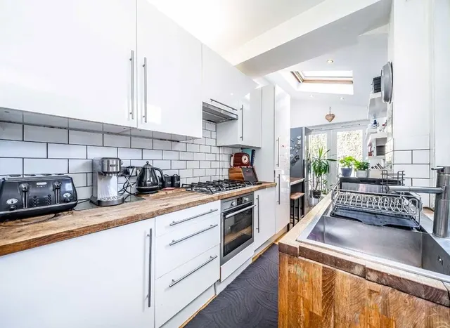 Hampton Road West, Feltham, TW13, photo 3
