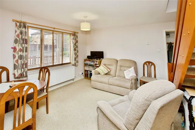 Lambourne Road, West End, SO18, photo 2