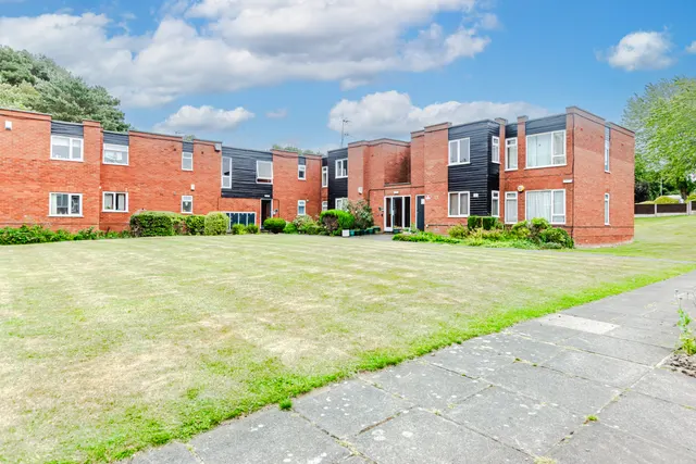Blackmoor Court, Leeds, LS17, photo 2