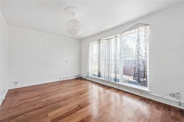 Halesworth Close, London, E5, photo 2