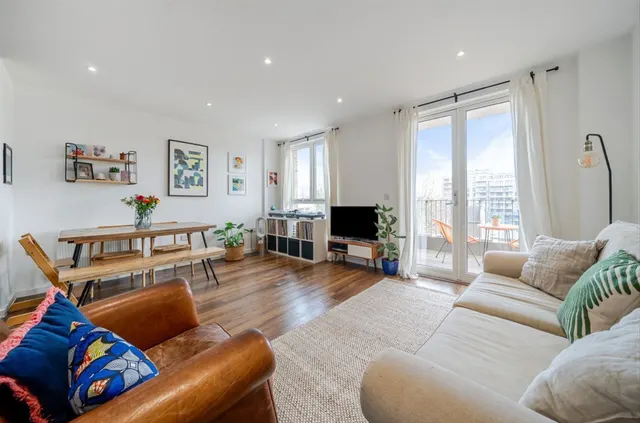 Rosenburg Road, W3, photo 2