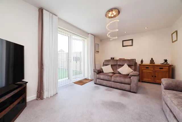 Photo 2 — Diversity Drive, Kingswood, Hull