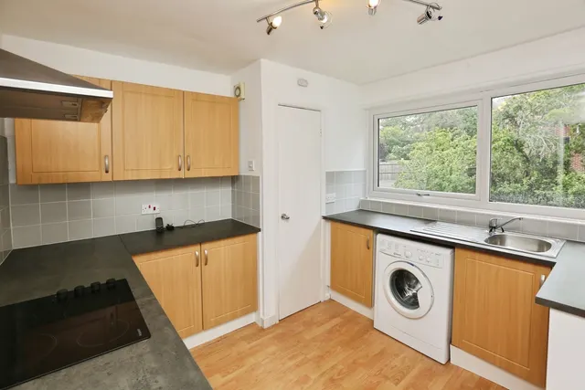 Hiltingbury Road, Chandler's Ford, SO53, photo 2