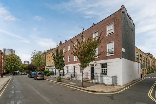 London, NW8, photo 1