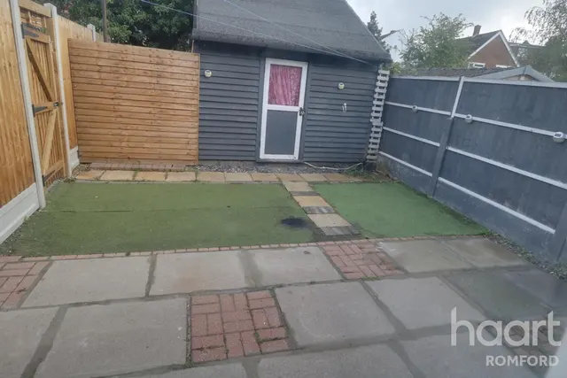 Rosedale Road, RM1, photo 3