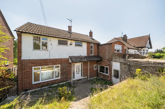 Pampisford Road, Purley CR8 2NF, photo 1