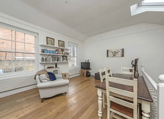 Photo 2 — Hamilton Close, St John's Wood, NW8