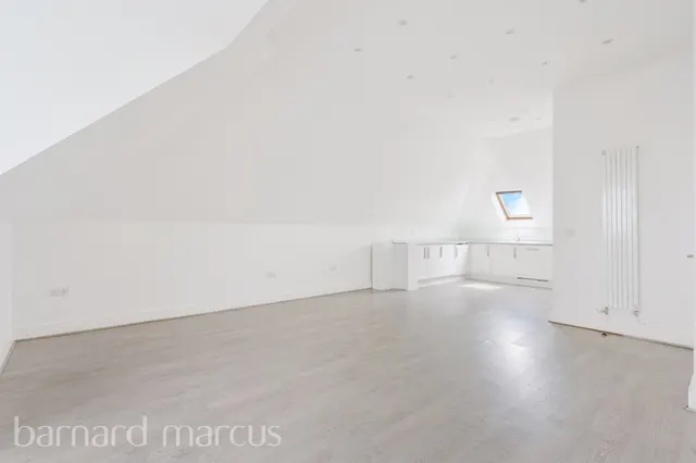 Ruxley Lane, Epsom, KT19, photo 3