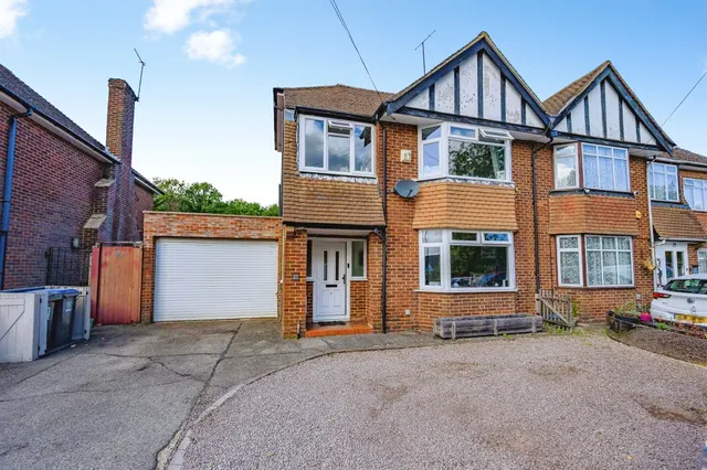 Wood Lane, End, HP2, photo 1