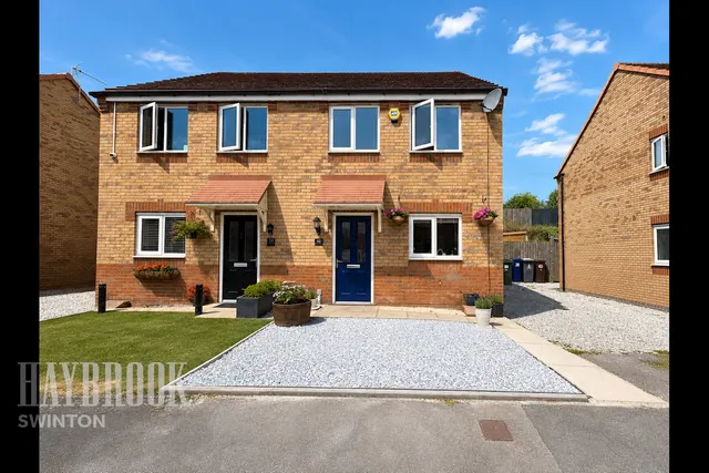 Smithy Croft, Bolton Upon Dearne, photo 1