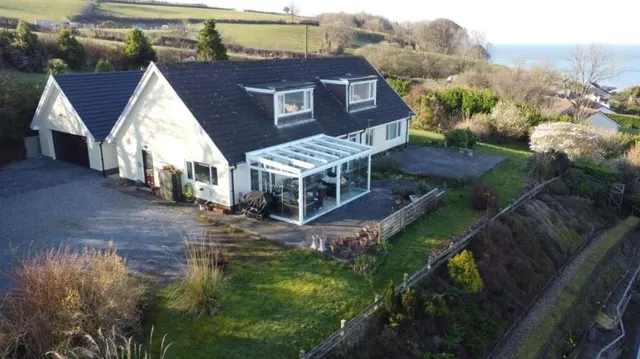 Ferryside, Carmarthenshire, SA17 5RS, photo 1