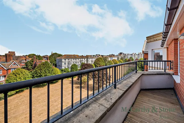 Jevington Gardens, Eastbourne, BN21, photo 2